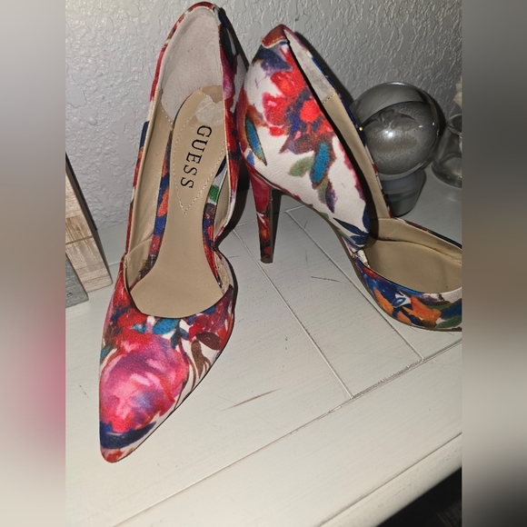 Guess Heels - Picture 1 of 5